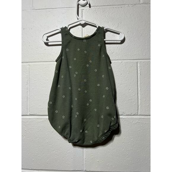 Quincy Mae Baby Star Print Romper - Picture 6 of 6